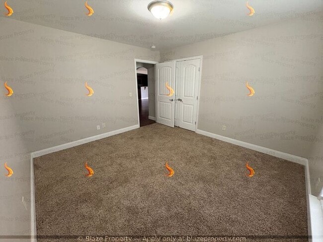 Building Photo - Charming Corner Lot Home in Desirable City...