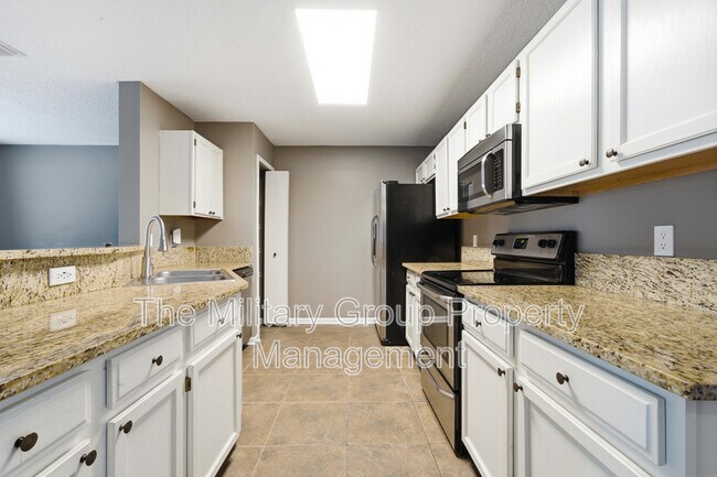 Building Photo - 3075 Falconer Dr