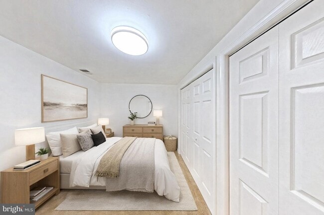 Building Photo - 1012 Loxford Terrace