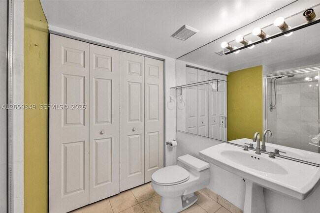 Building Photo - 3530 Mystic Pointe Dr
