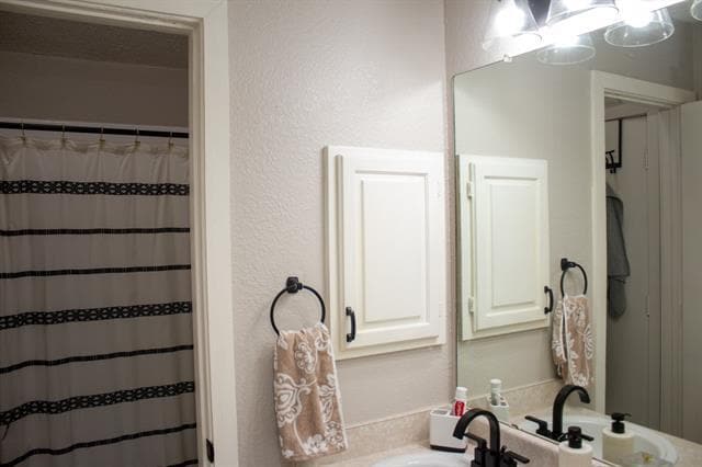 Building Photo - 7220 Blackthorn Dr