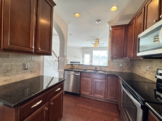 Building Photo - 826 Cupola Dr