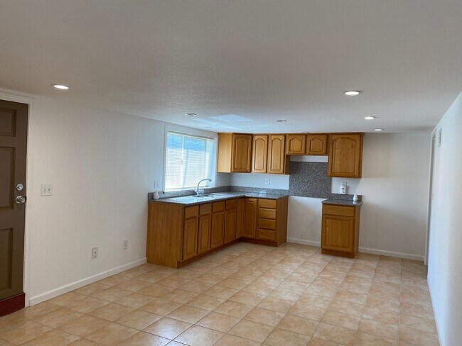 Building Photo - 1033 Pacific Ave