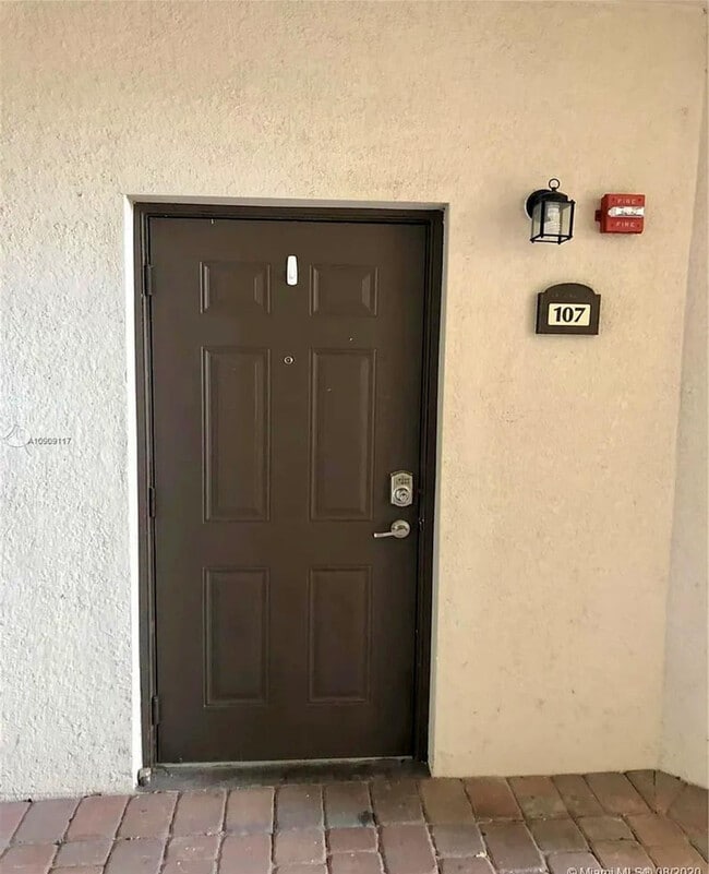 Building Photo - 8650 NW 97th Ave