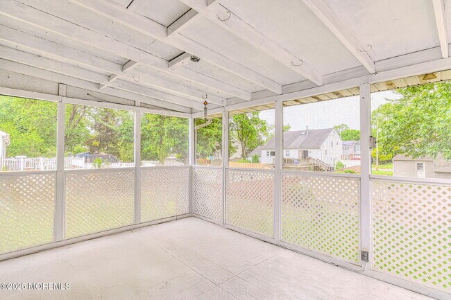 Building Photo - 24 Peach Tree Rd