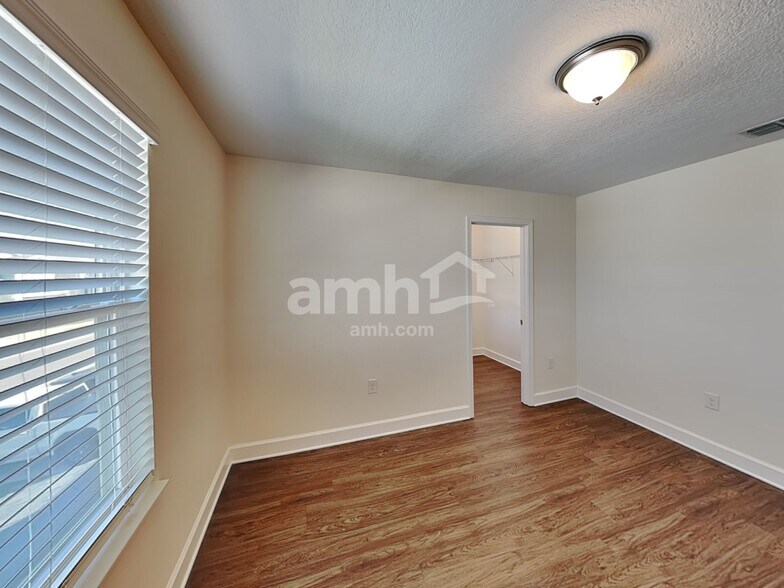 Building Photo - 4742 Reisswood Loop