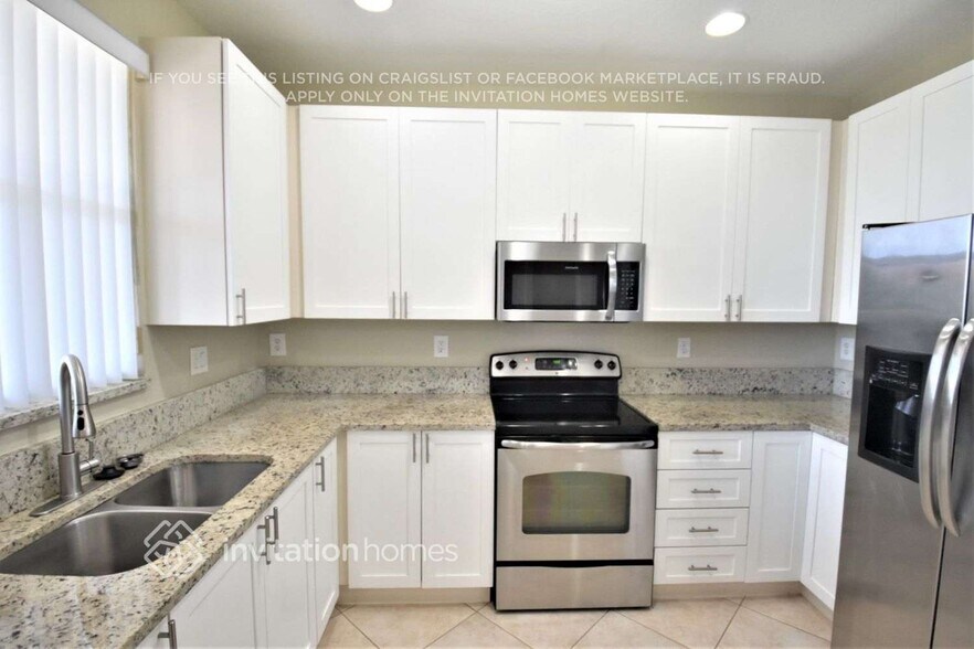 Building Photo - 1201 SW 144th Ct