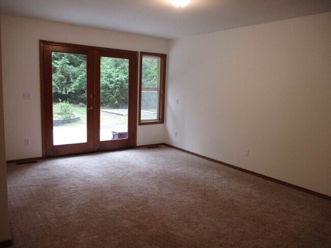 Building Photo - Beautiful 3 Bedroom 2.5 Bath Home in Gig H...