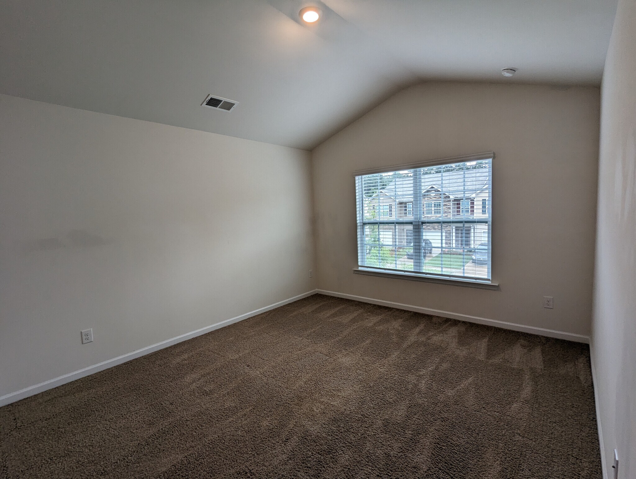Building Photo - Room in Townhome on Guildford Hill Ln