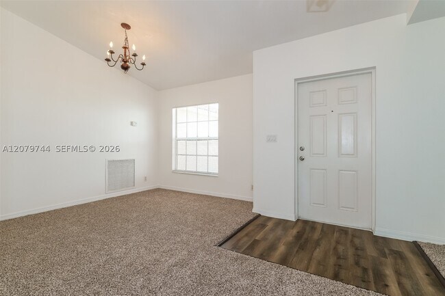 Building Photo - 2831 SE Hutchings Ave
