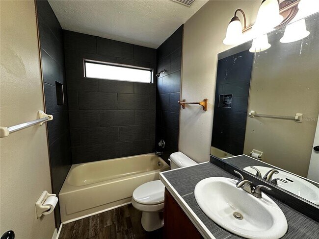 Building Photo - 44 Teak Course