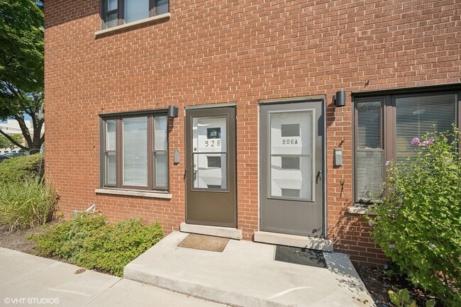 Building Photo - 528 Poplar Dr