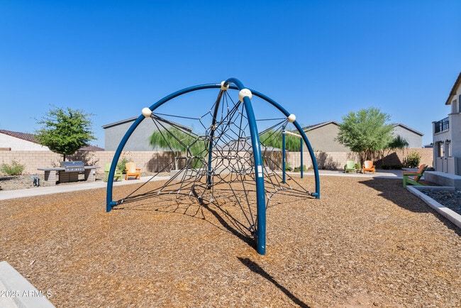 Building Photo - 4658 S Vapor