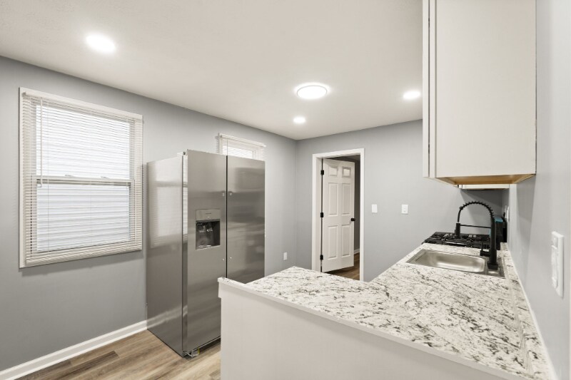 Building Photo - 2222 Duncan St