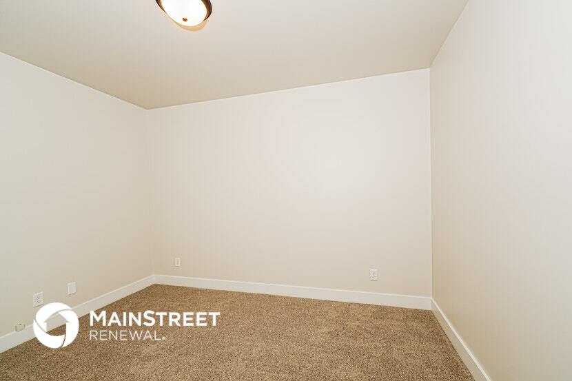 Building Photo - 890 Maple Trce