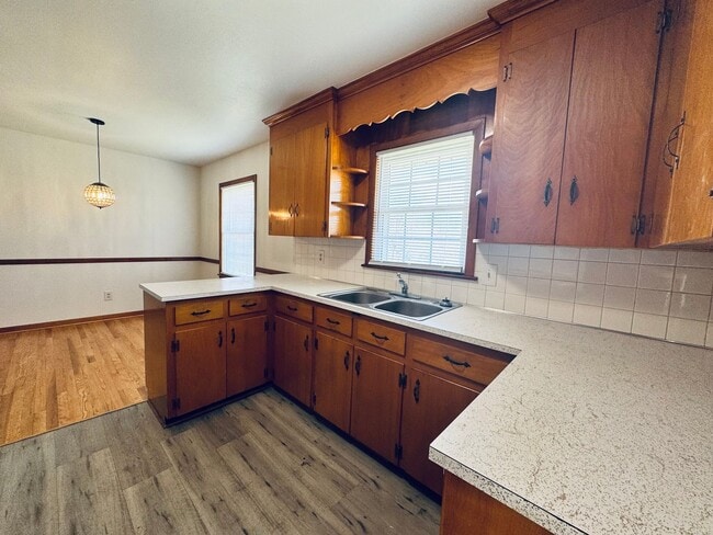 Building Photo - Charming Brick Ranch Home in Campbell County