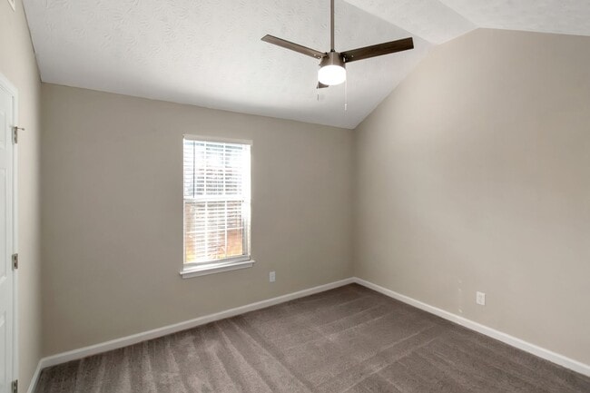 Building Photo - Charming 3BR/2BA Ranch Home in Stockbridge!