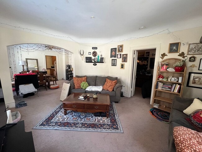 Building Photo - 2128-2130 E 2nd St