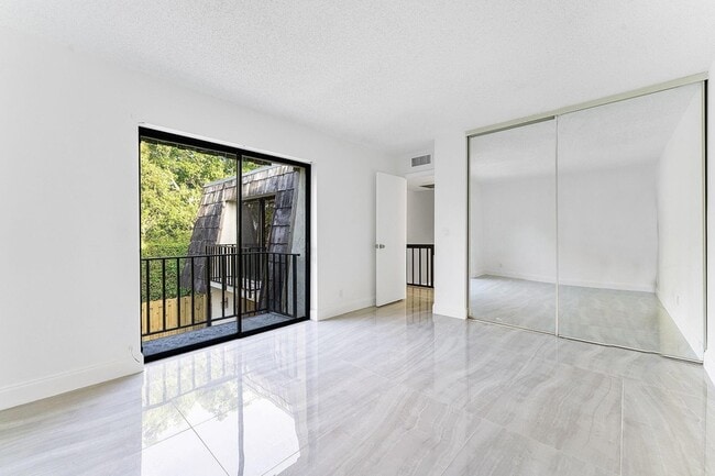 Building Photo - 1624 Forest Lakes Cir