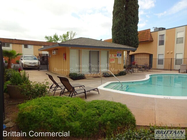 Building Photo - 4725 Marconi Ave