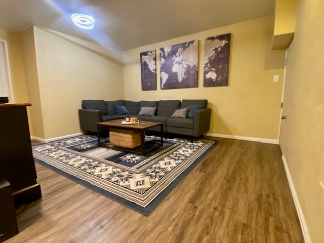 Building Photo - 1510 W Maple Ave