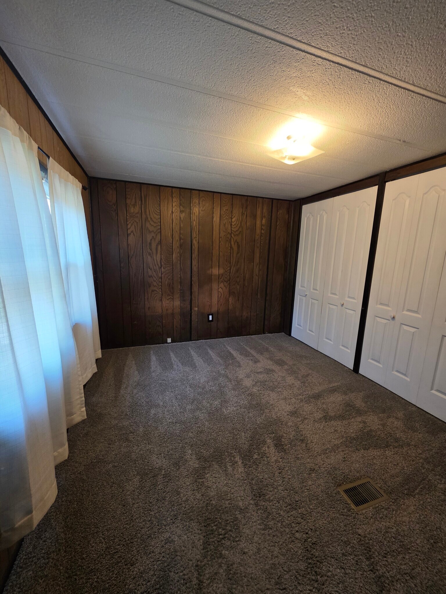 Building Photo - 1100 Pines Rd