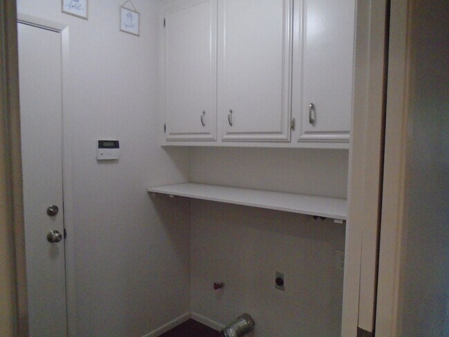 Building Photo - WELCOME HOME !!!