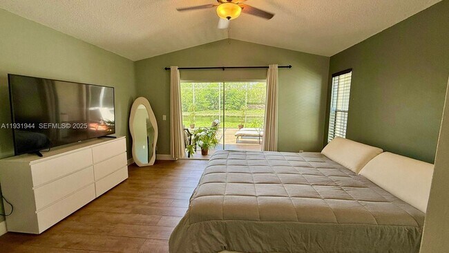 Building Photo - 388 Carrington Dr