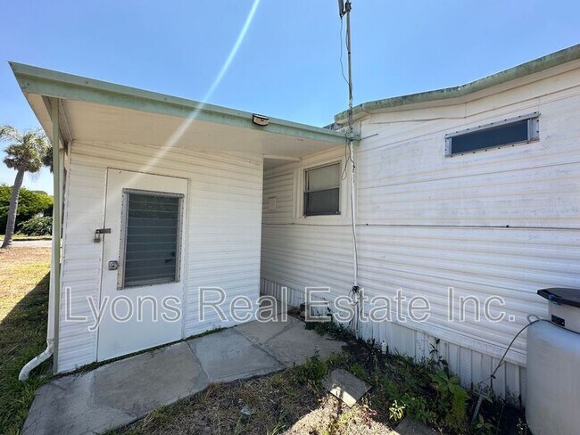 Building Photo - 140 Lamplighter Ln