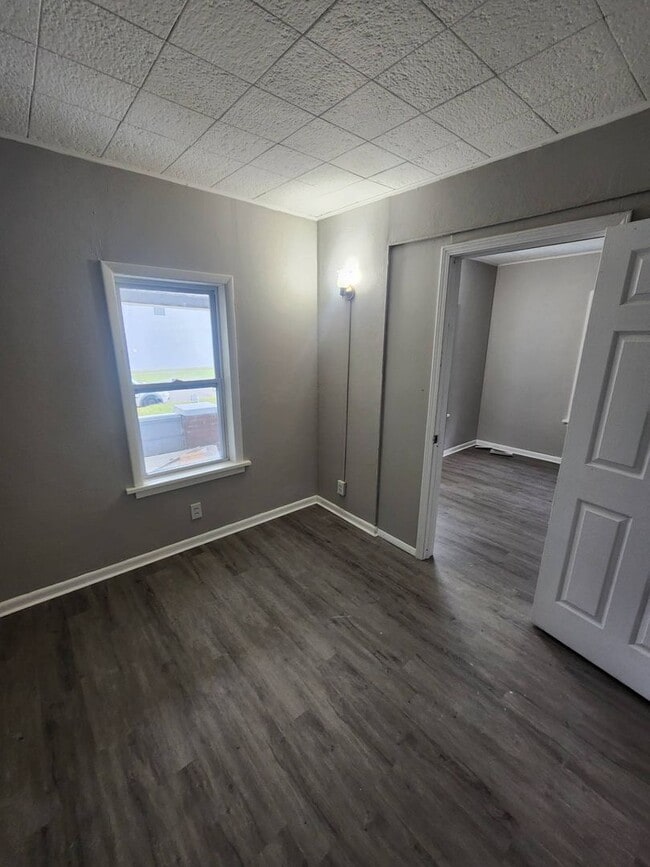 Building Photo - Charming 2-Bedroom Property in Prime Location