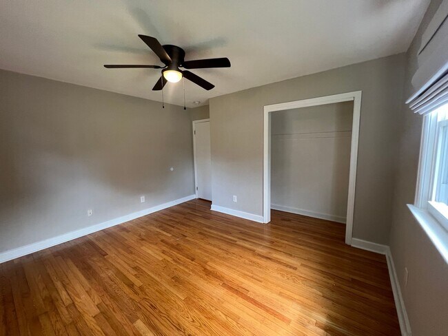 Building Photo - Updated and Spacious ranch in CAMELLIA ACRES