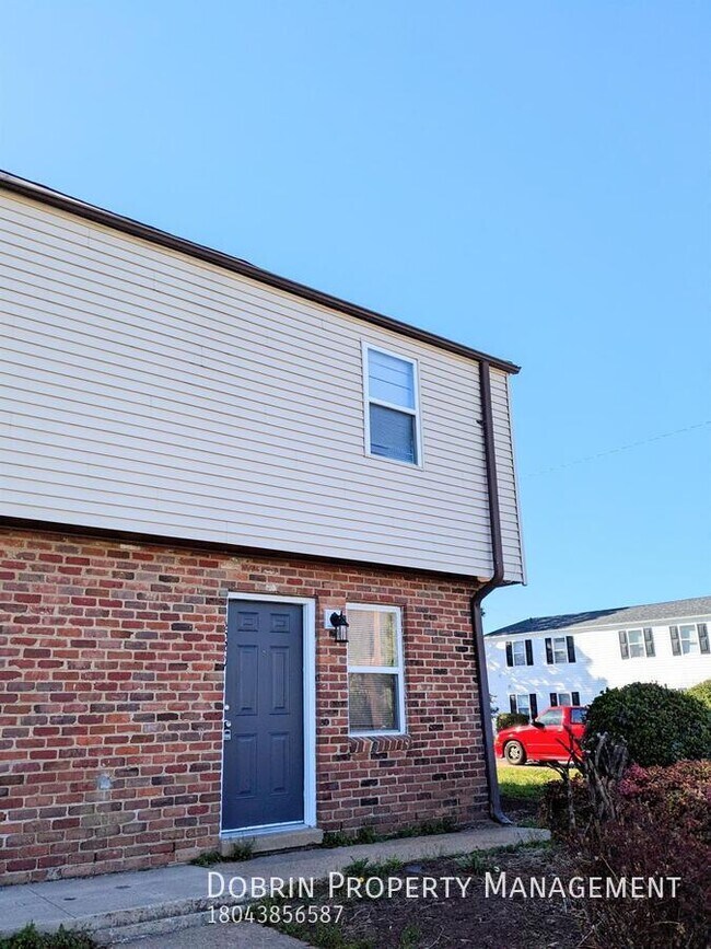 Building Photo - 1520 Fendall Ave