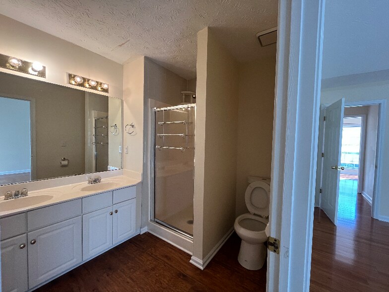 Building Photo - 4319 Tremont Ct