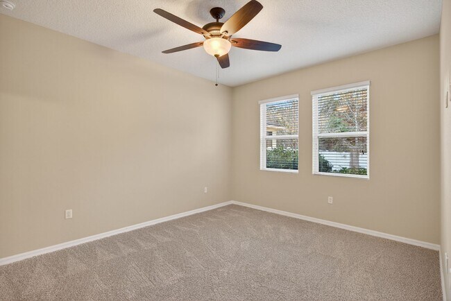 Building Photo - 104 Riachuelo Ln