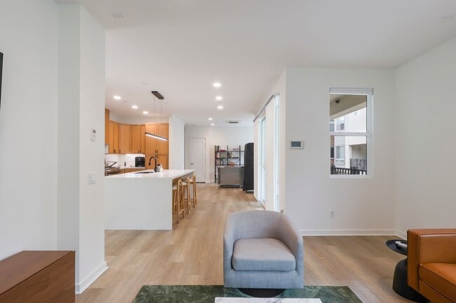 Building Photo - Detached Townhome - Private Roof Deck - With 360 Panoramic Views