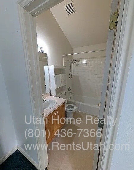 Building Photo - Orem Townhome