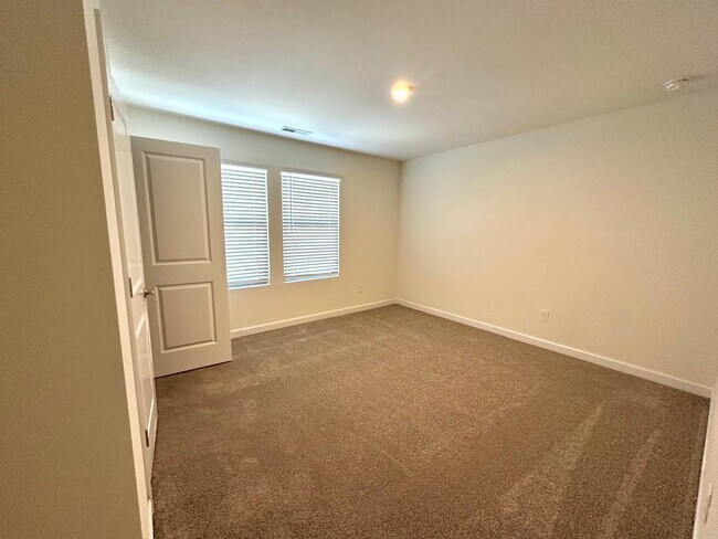 Building Photo - 11148 Comiskey Ln