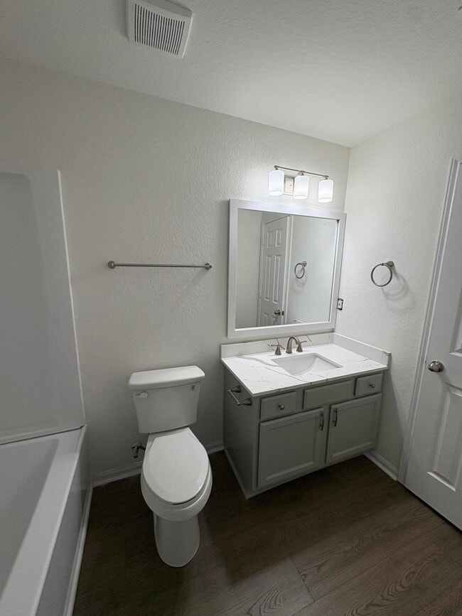 Building Photo - 1014 Airport Rd