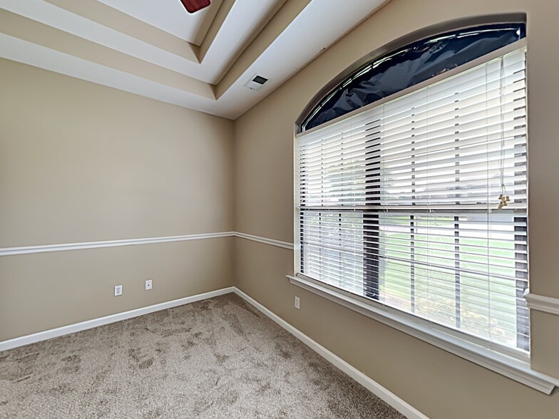 Building Photo - 30 Mossy Springs Cv
