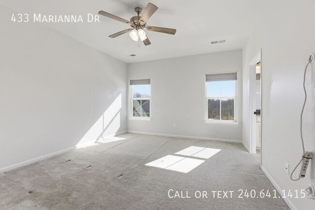 Building Photo - 433 Marianna Dr