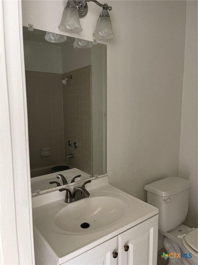 Building Photo - 2403 Hunt Dr