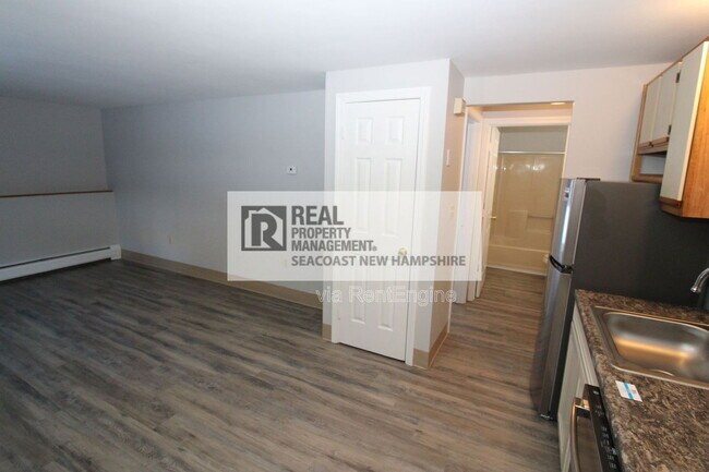 Building Photo - 28 Ivy Ln