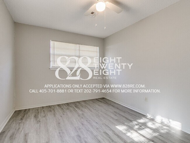 Building Photo - AVAILABLE NOW! 2 BD/1 BATH RENTAL IN NOBLE!