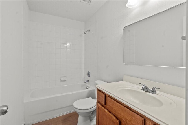 Building Photo - 726 Flying Bridge Way