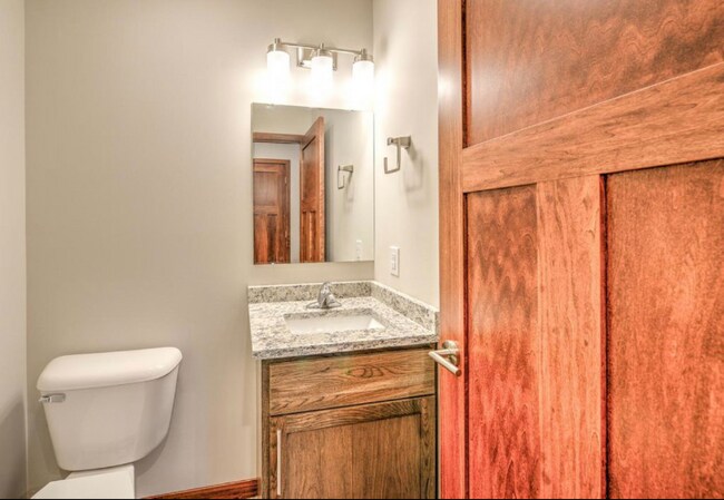 Building Photo - 419 Sierra Pl