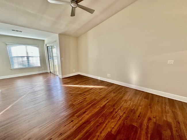 Building Photo - One Bedroom Renovated Condo at Plantation Point!