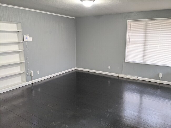 Building Photo - 2346 Berwyn Dr