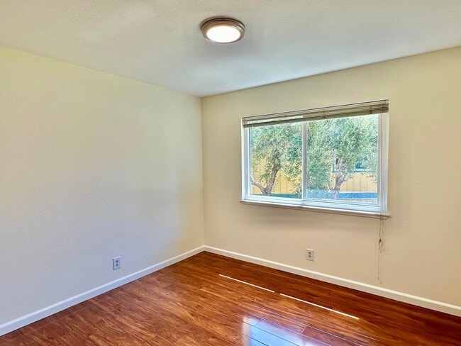 Building Photo - $2,800 / 2 BR - GORGEOUS TOWNHOUSE IN IRVINGTON-CENTRAL FREMONT