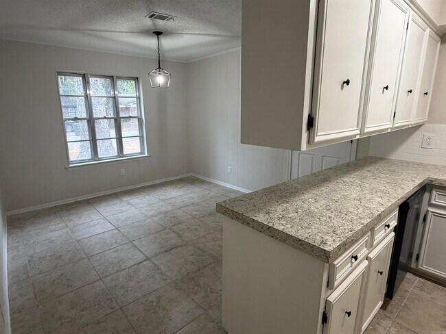 Building Photo - 10002 Stardust Trail