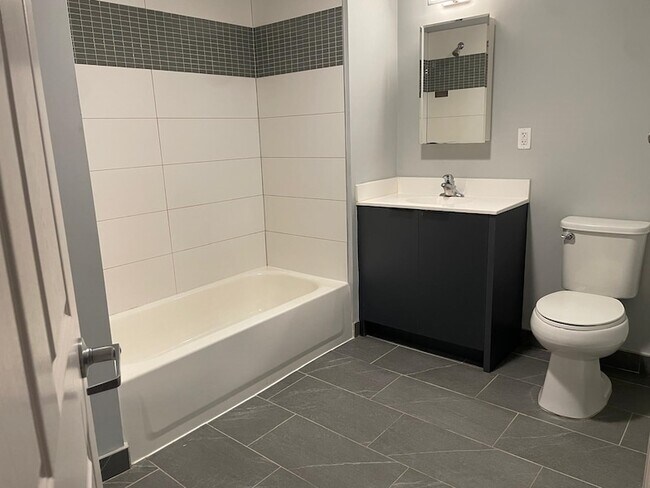 Building Photo - 160 Lafayette St